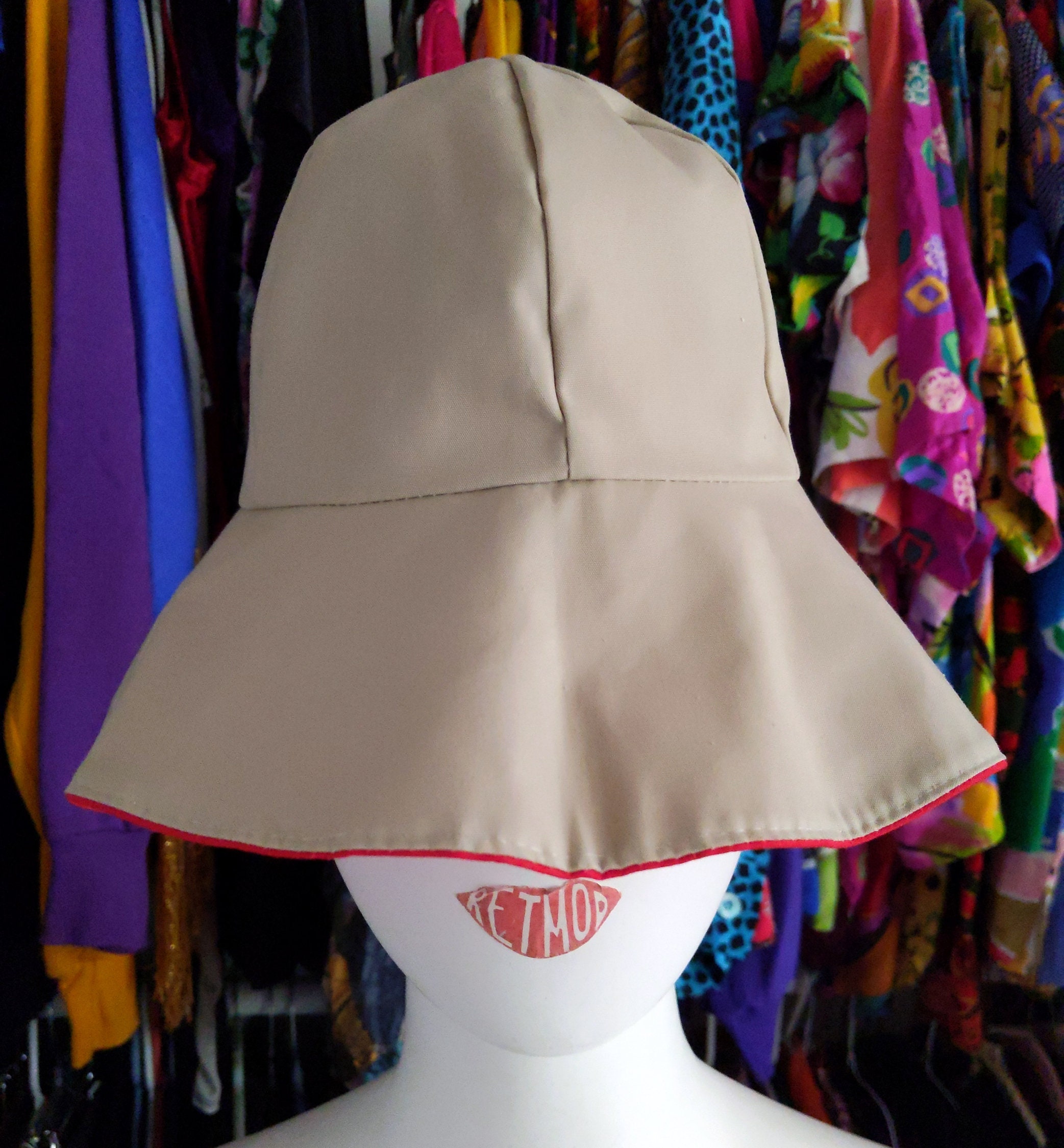 Cute Vintage 70s Red & Khaki Beige Reversible Sun Hat - Etsy display picture 1