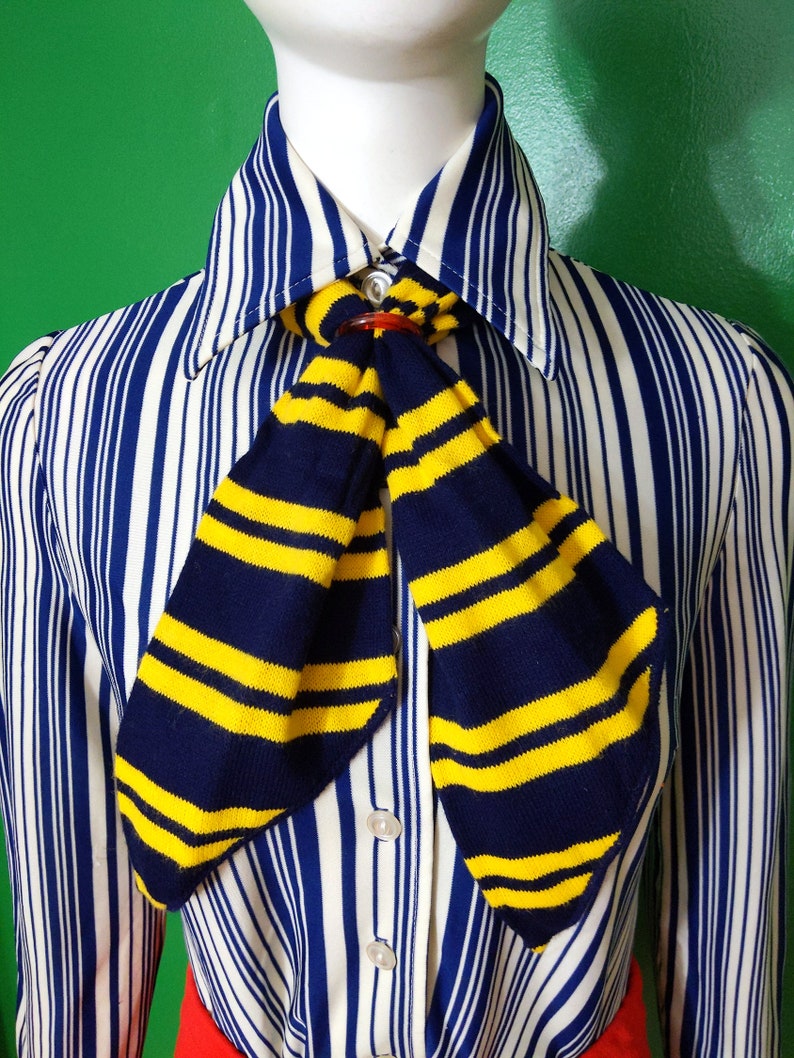 Unique Vintage 60s 70s Navy Blue & Yellow Stripe Soft Acrylic Neck Tie Scarf image 7