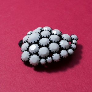 Unique Vintage 60s White Rhinestone & Black Grapes Sculptural Statement Brooch image 6