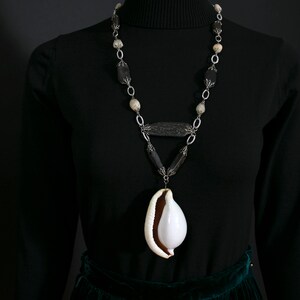 Super Unique Vintage 70s Giant Seashell Pendant Necklace with Petrified Black Style Stones image 2