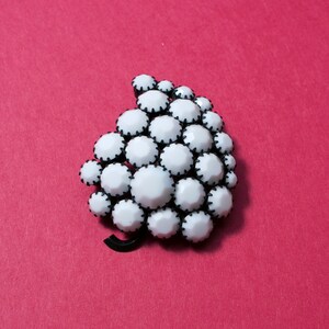 Unique Vintage 60s White Rhinestone & Black Grapes Sculptural Statement Brooch image 4