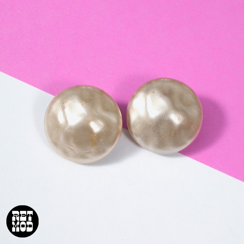 Vintage 60s Round Textured Pearl Style Clip-On Earrings image 5
