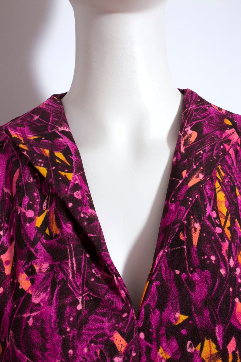 Fantastic Psychedelic Vintage 60s 70s Magenta Purple Pink Abstract Patterned Dress with Flutter Sleeves image 5