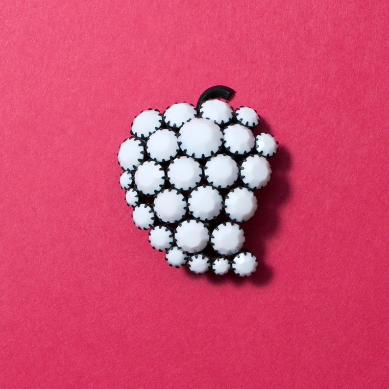 Unique Vintage 60s White Rhinestone & Black Grapes Sculptural Statement Brooch image 9