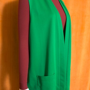 Gilet lungo in poliestere verde Kelly vintage anni '70 taglie forti con tasche immagine 6