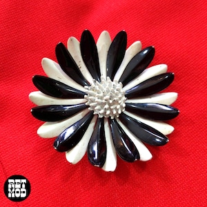 Groovy Vintage 60s 70s Black White Blue Flower Power Metal Pin