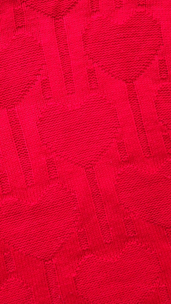 Plus Size Bright Red Heart Patterned Pullover Vin… - image 9