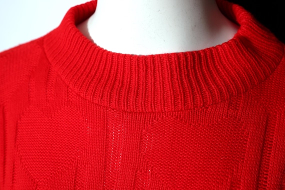 Plus Size Bright Red Heart Patterned Pullover Vin… - image 12