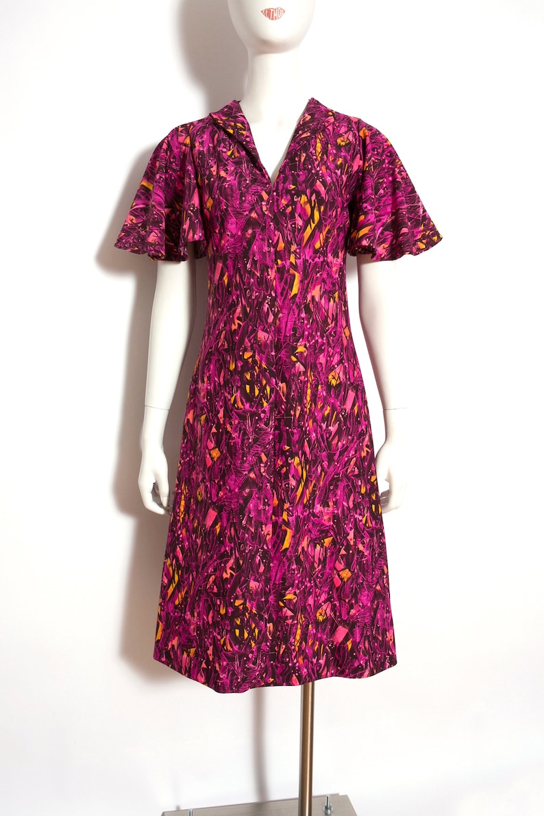 Fantastic Psychedelic Vintage 60s 70s Magenta Purple Pink Abstract Patterned Dress with Flutter Sleeves image 6