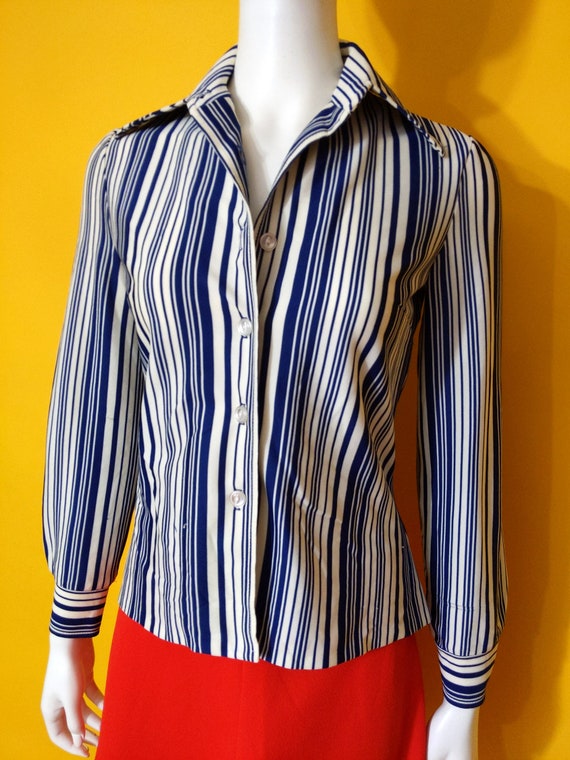Cool Vintage 60s 70s Navy Blue & White Stripe But… - image 5