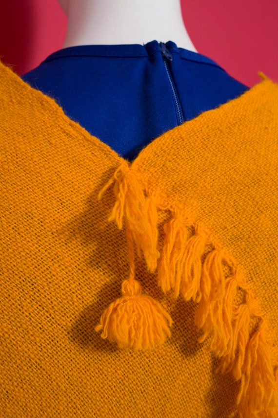 Chic Vintage 70s Mustard Yellow Boho Wool Shawl P… - image 9