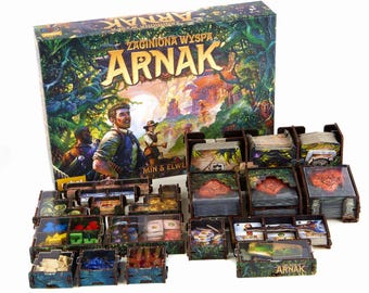 May include: A wooden organizer for the board game "Arnak: Zaginiona Wyspa" with multiple compartments for cards, tokens, and other game components. The box art features a jungle scene with a man and a woman exploring.