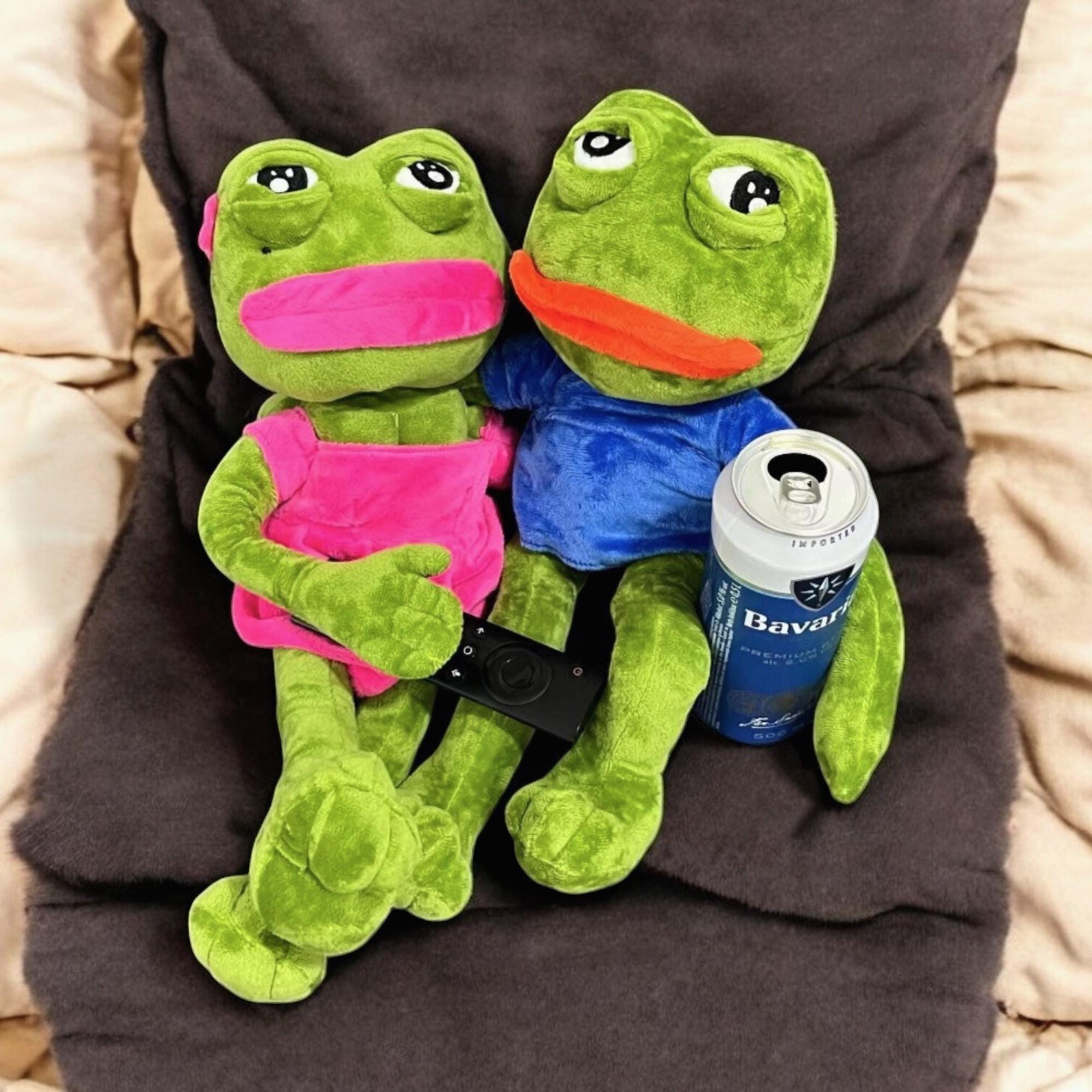 Pepe the Frog Plush – Sad Frog Meme Plushie Gift | Cute Soft Stuffed Animal | Funny Internet Meme Toy 45cm