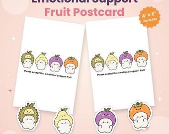 Könnte beinhalten: Zwei 10 cm mal 15 cm große Postkarten und vier Aufkleber mit weißen, klecksartigen Figuren, die Fruchthüte tragen, darunter Durian, Birne, Mangostan und Kaki. Der Text lautet Emotional Support Fruit Postcard und Please accept this emotional support fruit.