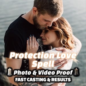 Op de afbeelding: Een rustiek houten bord met de tekst "Welcome to our home" in een handgeschreven stijl. Het bord heeft een verweerde afwerking en een eenvoudig, uitnodigend ontwerp, ideaal voor entree decoratie.