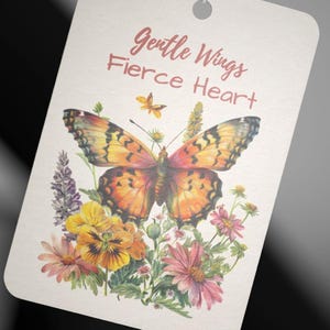 蝶の車用芳香剤 花柄デザイン インスピレーションメッセージ バックミラー装飾アクセサリー 水彩画の香りディフューザー 優しい香り