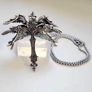 Angel Wings Cross Pendant Necklace – Retro Gothic Punk Amulet Jewelry for Men & Women, Lucky Travel Charm Gift