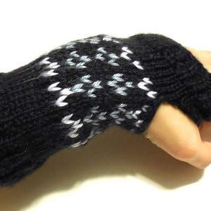 PDF Knit Glove Pattern: Simple Isles Style Fingerless Gloves PATTERN image 3