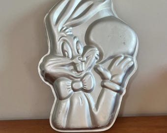 Vintage 1989 Wilton Bugs Bunny Cake Pan Looney Tunes Aluminum Mold 2105-8253