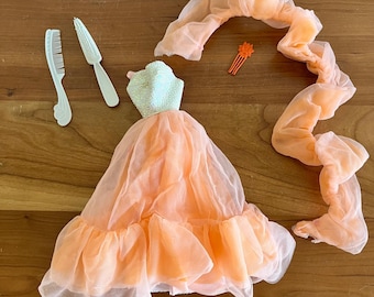 Mattel Vintage 1984 Peaches N Cream Barbie Fashion Dress W/ Ruffle Boa