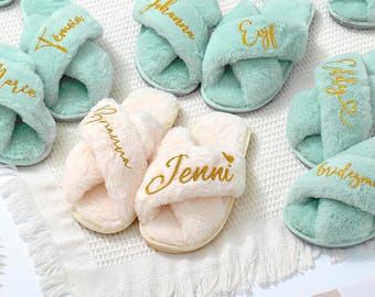 Pantoufles moelleuses personnalisées, coffret cadeau moelleux pour la future mariée, cadeaux d&#39;enterrement de vie de jeune fille ou de jeune garçon personnalisés pour femme, chaussons croisés moelleux pour mariage