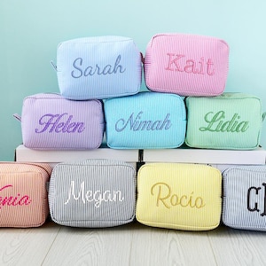 Gestickte Name Seersucker Make-up Tasche, personalisierte Seersucker Kosmetiktasche, Seersucker Make-up Tasche, Monogramm Kulturtasche, benutzerdefinierte Make-up Tasche