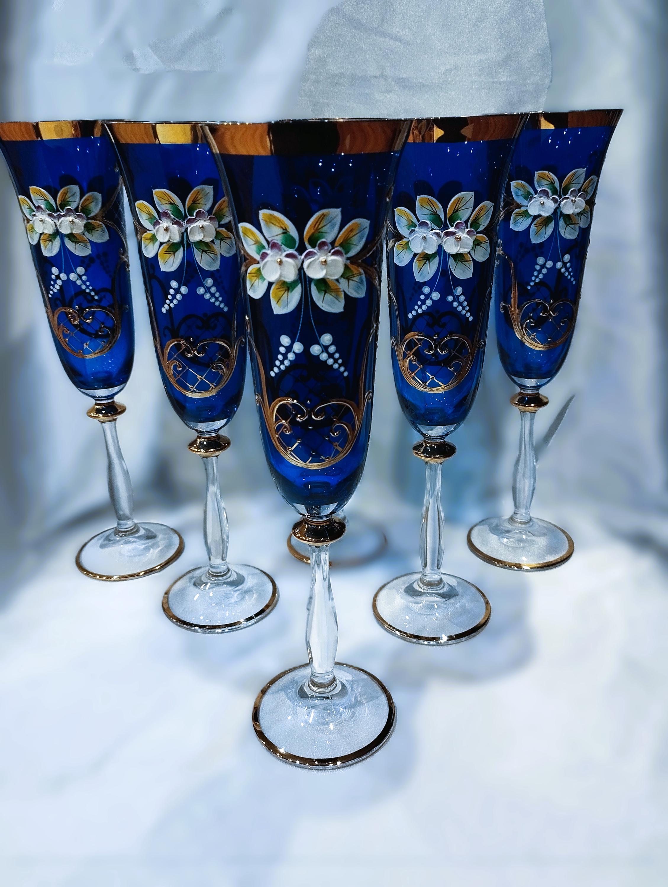 Böhmische blaue Sektgläser mit Gold und Emaille verziert 6Stk