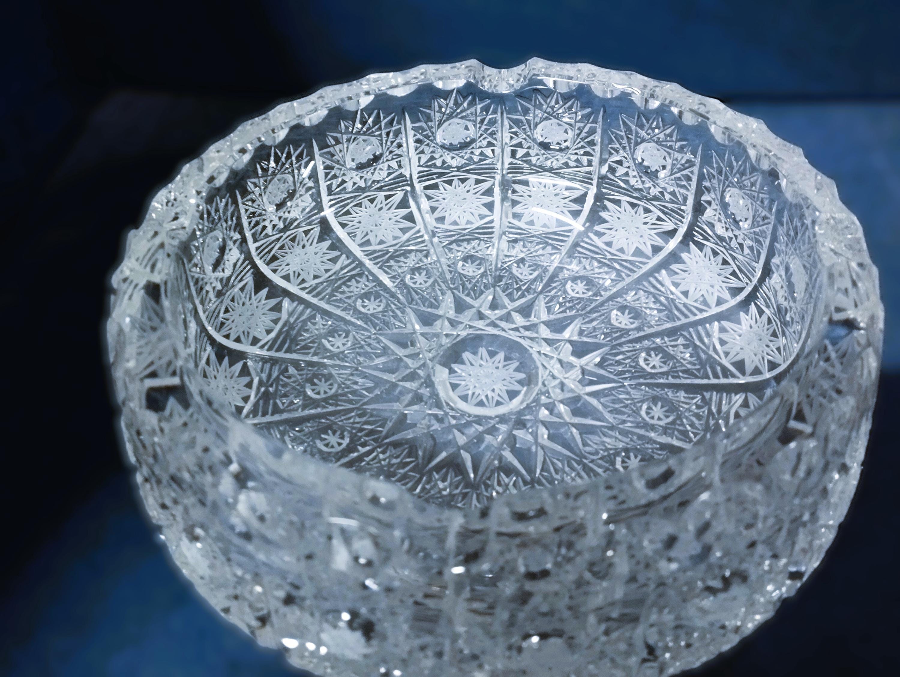 チェコのハンドカットクリスタル灰皿：ボヘミアンガラス（18 cm 