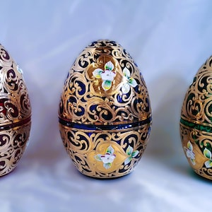 Bohemian Glass Egg Dosa: Enamel & Gold Decor, 18cm