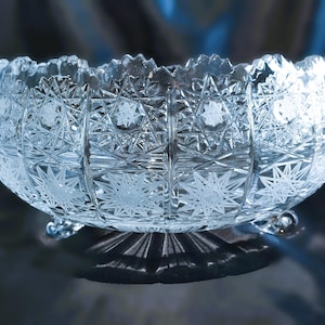 Cuenco de cristal tallado de Bohemia checa de 21 cm (8&quot;) con tres patas