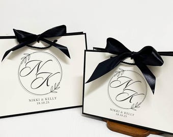 Custom Wedding Gift Bags with Initial, Bridesmaid Gift Bags, Bow Tie Gift Bags, Thank You Gift Bags, Personalized Paper Bag, White Gift Bags