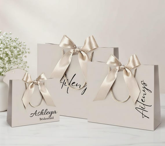 Personalized Wedding Champagne Gift Bags，Ribbon Tie Party Favor, Bridesmaid gift bag,Xmas Custom Name Holiday Present Sack for Festive Gifts
