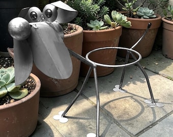 Vintage Yardbird-recycled metalen autokerkhof standaard voor hondenplanten/waterbak