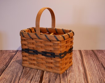 Handwoven Amish Divided Caddy Basket — 8"×5"×6" | 2 Compartments ~3"×4" | Handcrafted Amish Basket - Handwoven Basket - Decor and Organizer