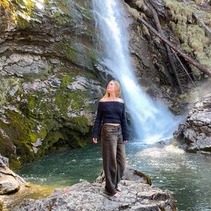 OFF SHOULDER SWEATER