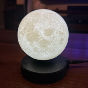 Levitating Moon Lamp with changing colors - FREE SHIPPING