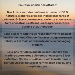 Puede incluir: Texto sobre fondo claro: &laquo; Pourquoi choisir nos Attars ? &raquo; seguido de una descripci&oacute;n de perfumes artesanales, con ingredientes raros, maceraci&oacute;n lenta y embalaje hecho a mano. El texto enfatiza fragancias naturales, intensas y aut&eacute;nticas.
