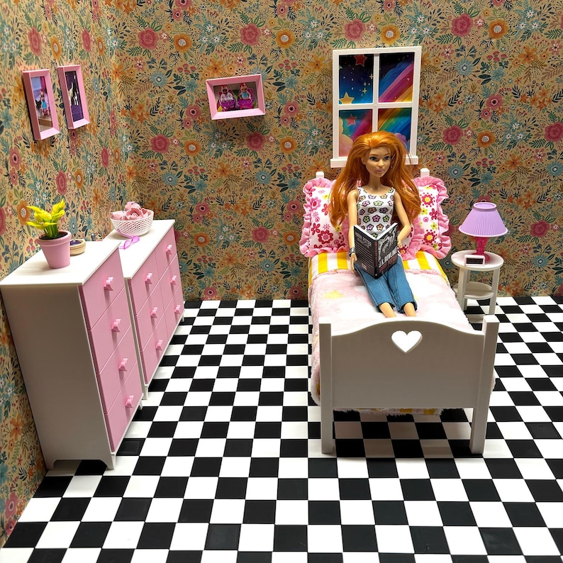 Cama para casa de muñecas - Muebles para muñecas - Elige tus colores - Escala 1:6 imagen 9