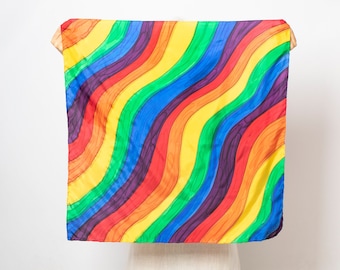 LGBTQ Arco iris pintado a mano bufanda de seda bufanda cuadrada de seda bufanda del orgullo bufanda arco iris de seda orgullo arco iris orgullo gay bandera pañuelo de seda regalo 28X28