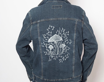 Mushroom Hand Painted Denim Jacket Dark Denim Jacket Hand Painted Jacket Cottagecore Mushroom Jacket Zip Closure Denim Jacket Size L