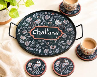 Set personalizzato di vassoio e sottobicchieri dipinti a mano / Decorazione per il tè in stile arte popolare indiana
