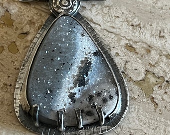 Gorgeous Druzy Agate Pendant