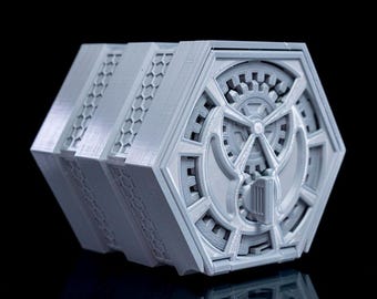 Boîte hexagonale à engrenages – Boîte-cadeau à ouverture mécanique par rotation | Boîte à casse-tête steampunk | Conteneur d'équipement géométrique | Cadeau technologique unique