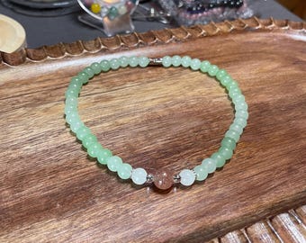 Gargantilla con piedras preciosas de estilo jade nefrita y cuarzo fresa genuino de Superivee
