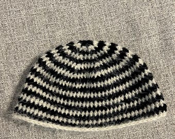 Customizable skully beanie