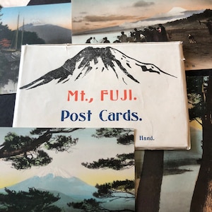 My Fuji Postkarten Set von 10 handkolorierten neuwertigen Zustand nie gepostet mit original Paketumschlag Historisches Japan 1920 Souvenir.