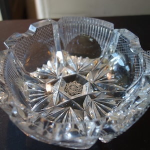 Crystal Ashtray Mid Century Clear Cut Glass Faceted Beauty Atomic piece very collectible MINT