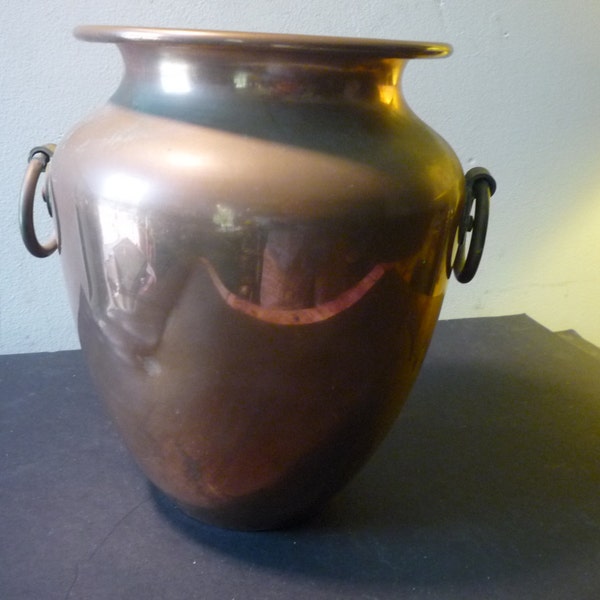 Cuisane Urne, par Revere Arts and Crafts Copper par Revere of New York 1930s display item or flower vase - signed piece