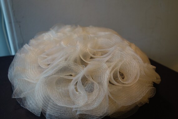 Spring Hat - Cream Color Sculpted Netting 1930s V… - image 2