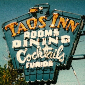 Neonreclame Taos Inn - Kodachrome print jaren 80 5 x 7 inch - Nostalgie - Taos New Mexico